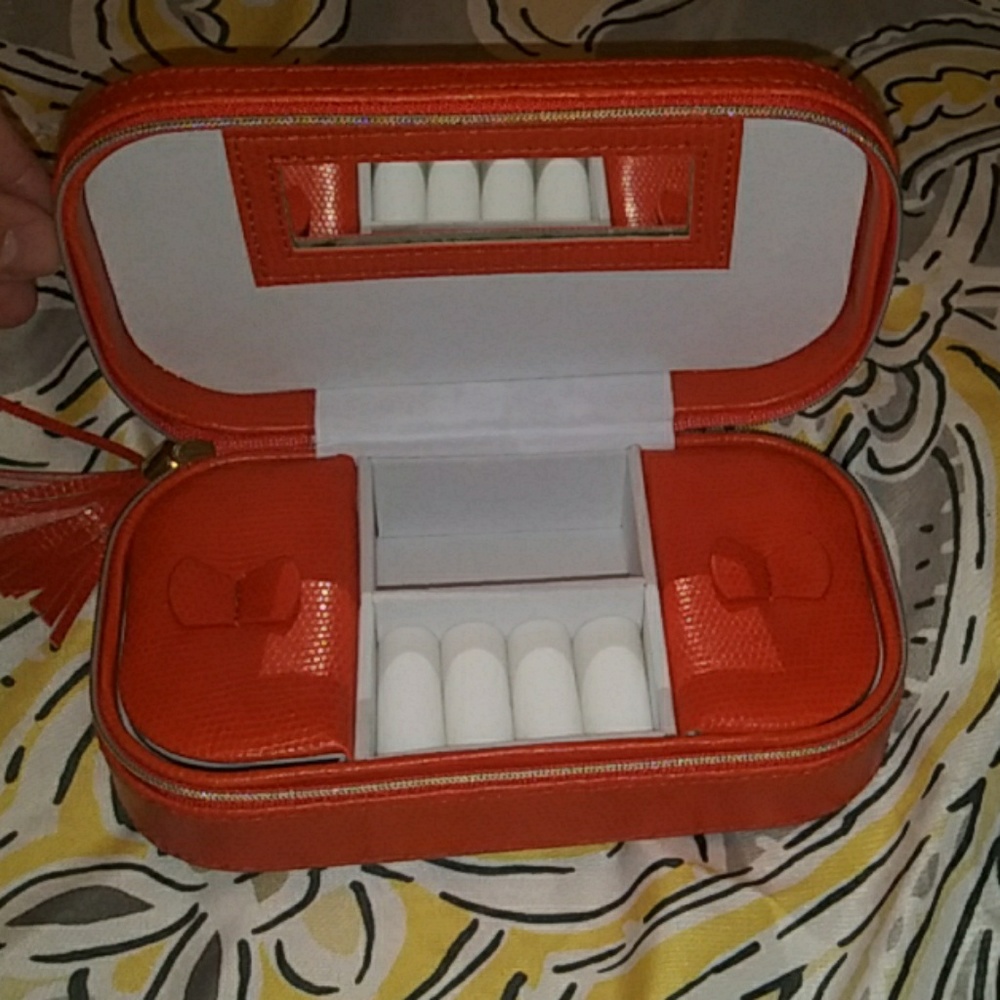 Jewerly holder for traveling